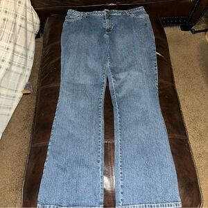 St. John's Bay 18W Women's boot cut Blue Jeans med wash